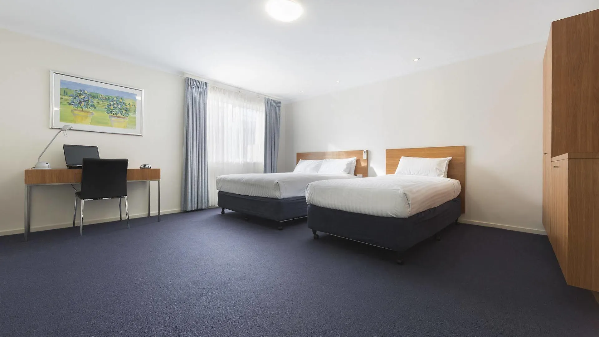 Ramada Encore By Wyndham Belconnen Canberra 4*,
